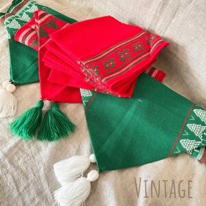 vintage 60s 70s Scandinavian style Christmas table runners and napkins